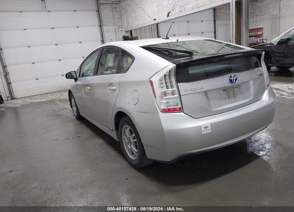 2011 TOYOTA PRIUS TWO VIN: JTDKN3DUXB1364173