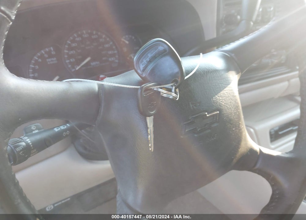 2002 CHEVROLET SUBURBAN 1500 LT VIN: 3GNEC16Z62G206812