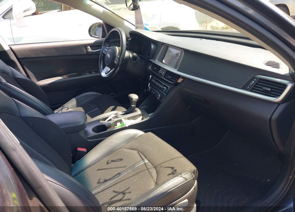 2019 KIA OPTIMA S VIN: 5XXGT4L39KG313648