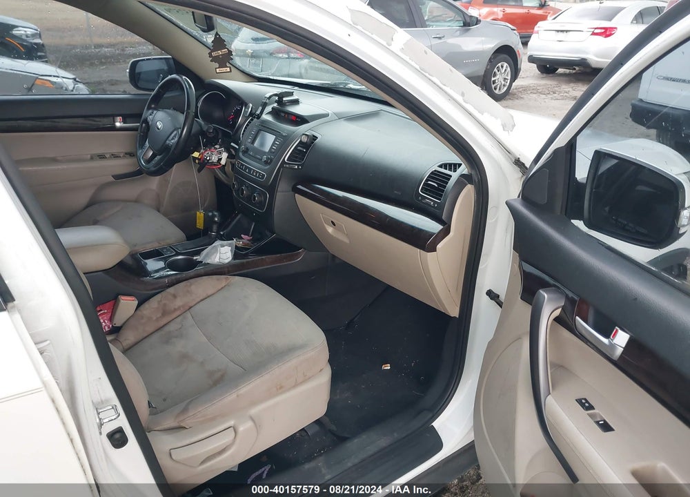 2014 KIA SORENTO VIN: 5XYKT4A64EG458815