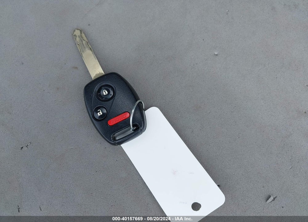 2013 HONDA FIT VIN: JHMGE8H33DC032635