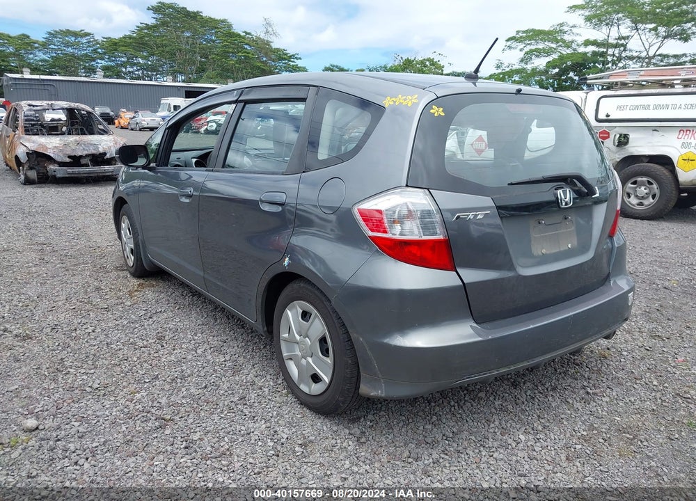 2013 HONDA FIT VIN: JHMGE8H33DC032635