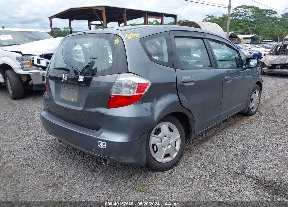 2013 HONDA FIT VIN: JHMGE8H33DC032635