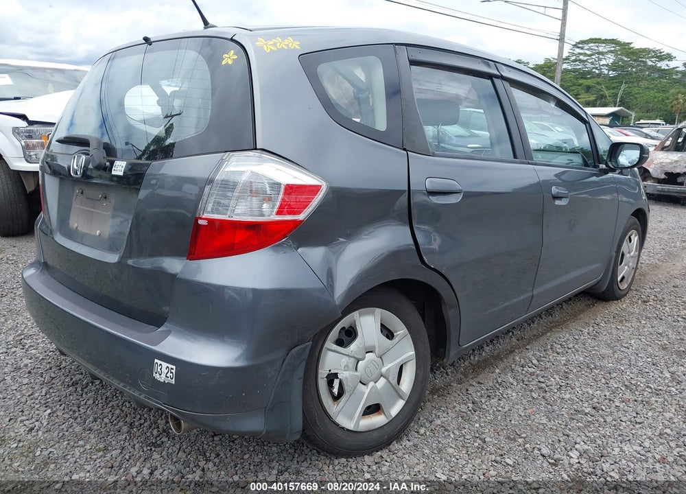 2013 HONDA FIT VIN: JHMGE8H33DC032635