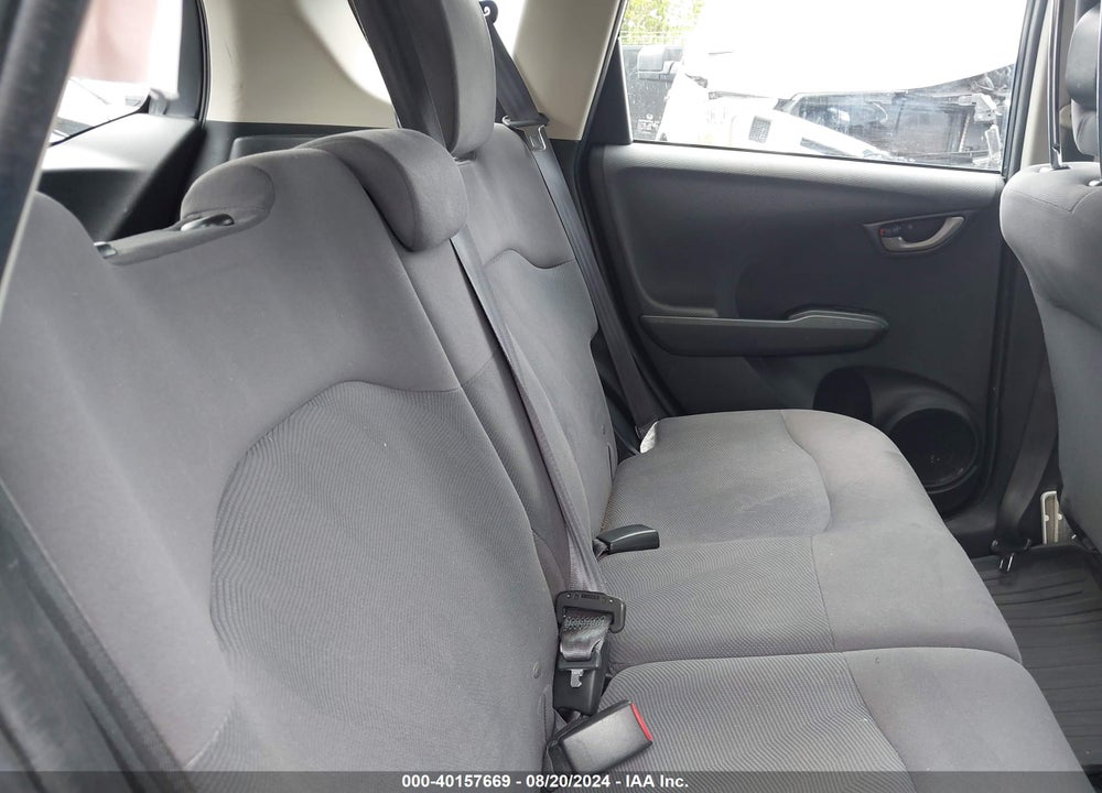 2013 HONDA FIT VIN: JHMGE8H33DC032635