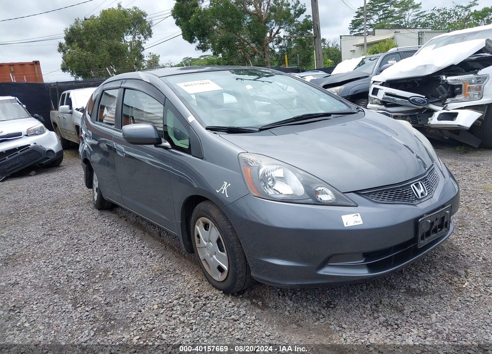 2013 HONDA FIT VIN: JHMGE8H33DC032635