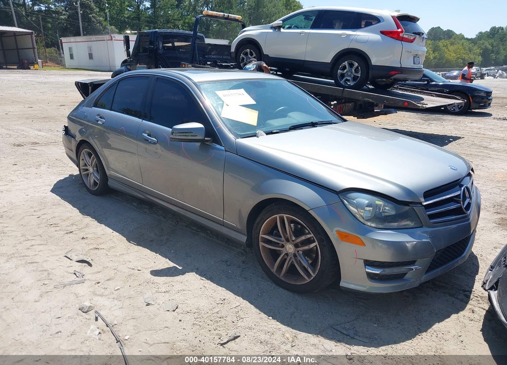 2014 MERCEDES-BENZ C 250 LUXURY/SPORT VIN: WDDGF4HB4EA946877