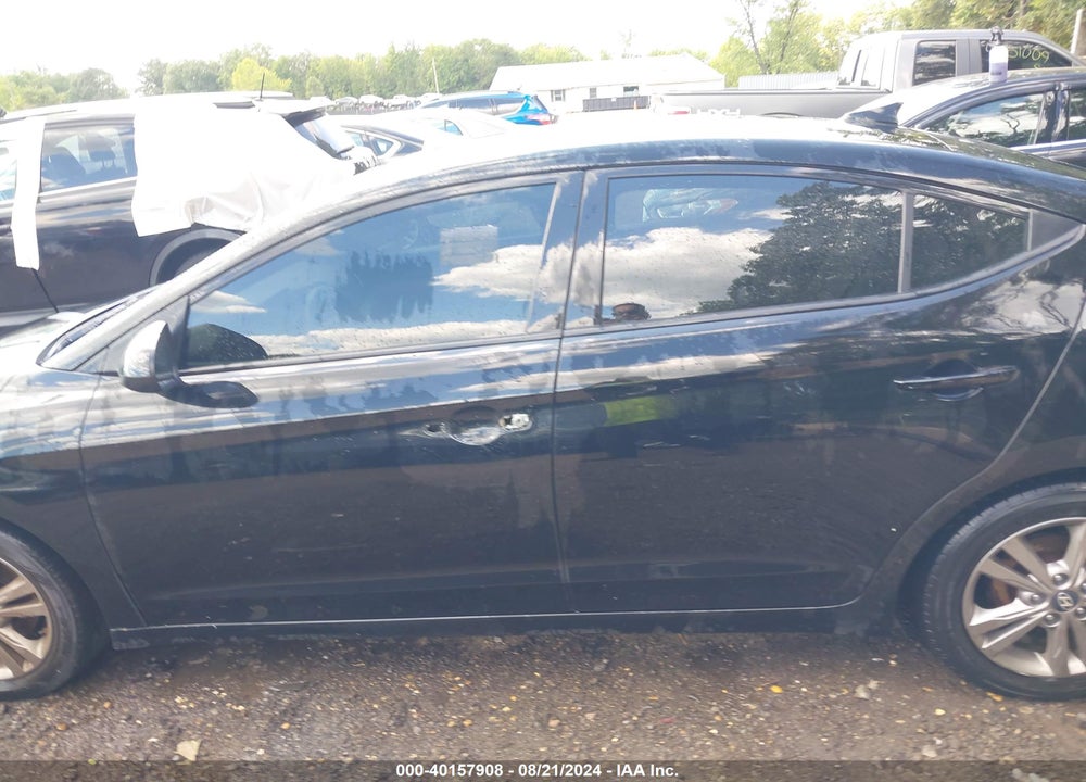 2018 HYUNDAI ELANTRA SEL VIN: 5NPD84LF4JH352410
