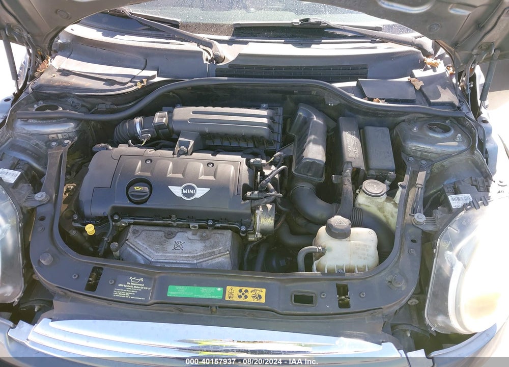 2010 MINI COOPER VIN: WMWMF3C50ATZ61493
