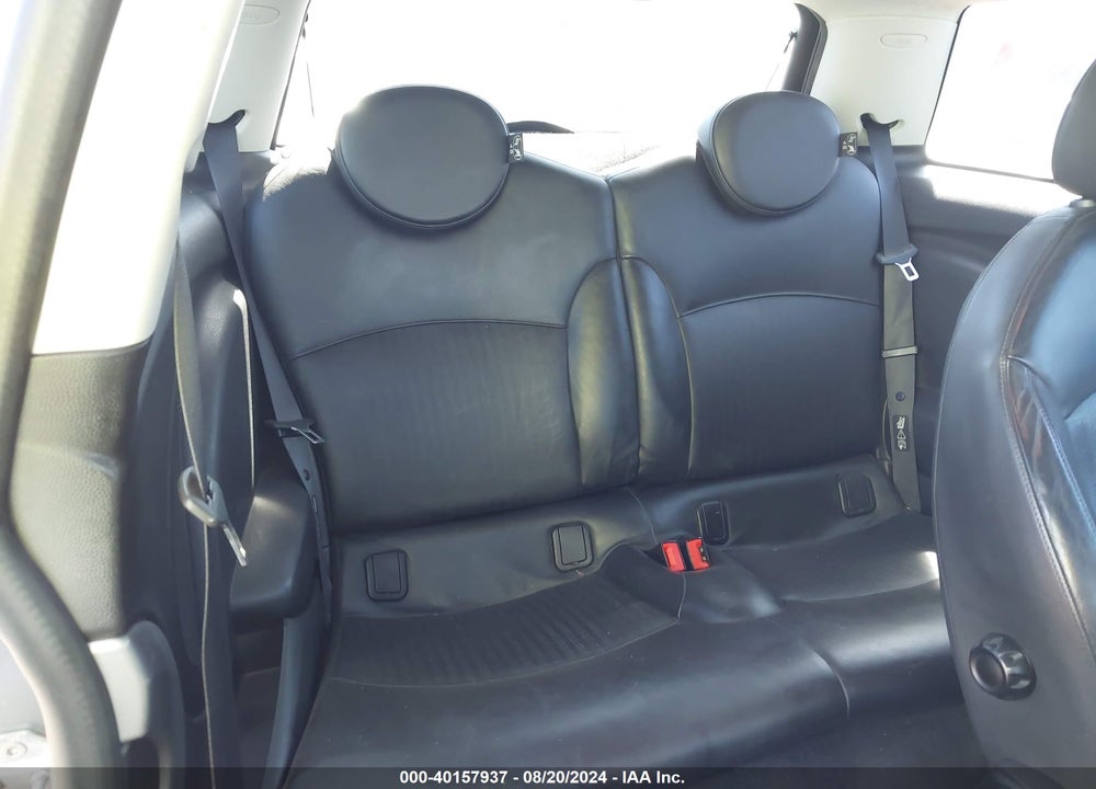 2010 MINI COOPER VIN: WMWMF3C50ATZ61493
