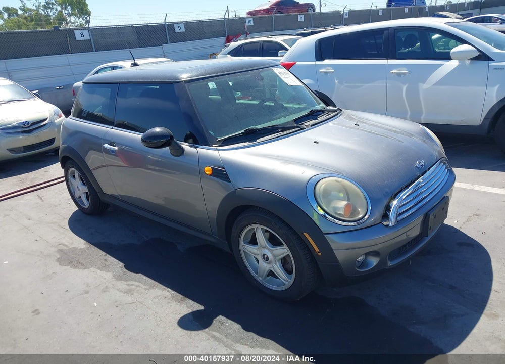 2010 MINI COOPER VIN: WMWMF3C50ATZ61493