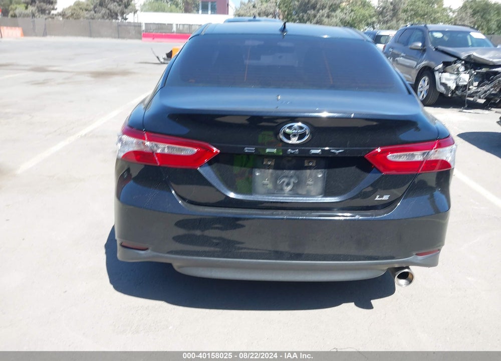 2019 TOYOTA CAMRY LE VIN: 4T1B11HK5KU720225