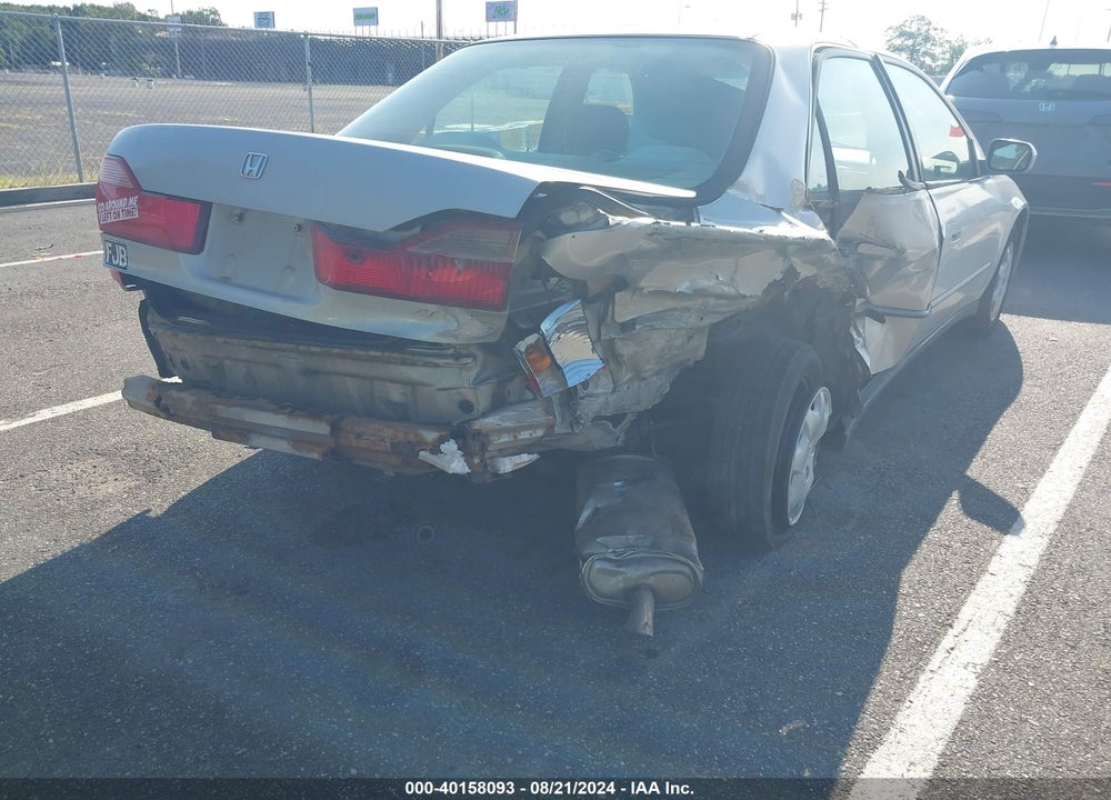 1999 HONDA ACCORD LX VIN: 1HGCG6652XA134030