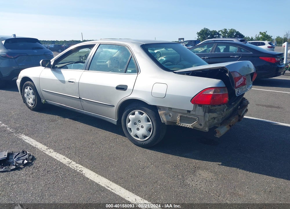 1999 HONDA ACCORD LX VIN: 1HGCG6652XA134030