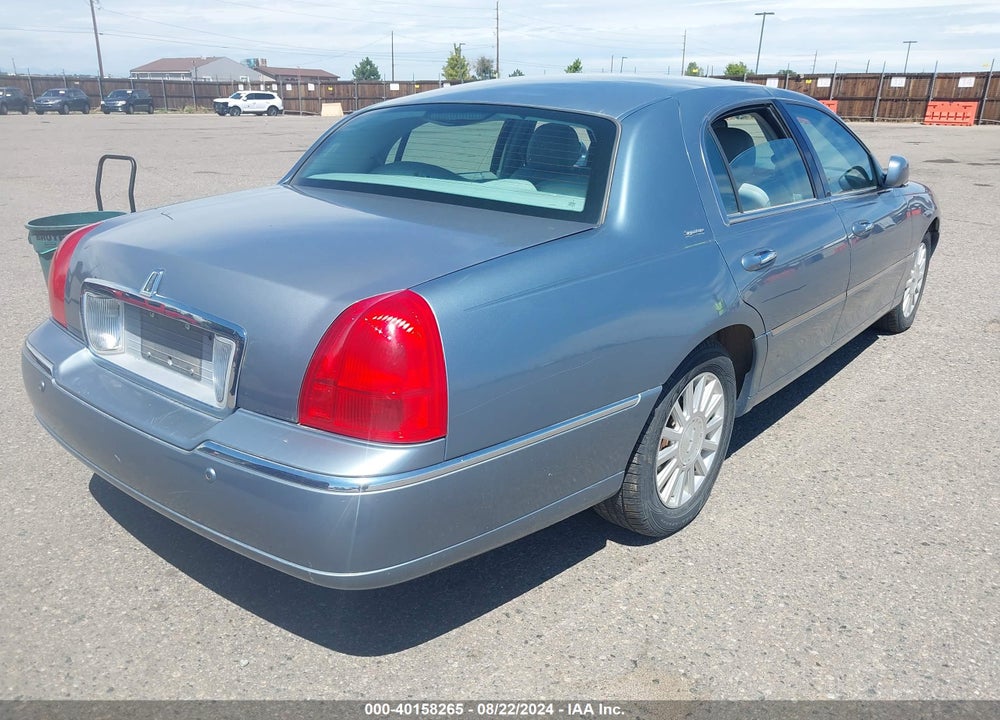 2004 LINCOLN TOWN CAR SIGNATURE VIN: 1LNHM81W64Y630763