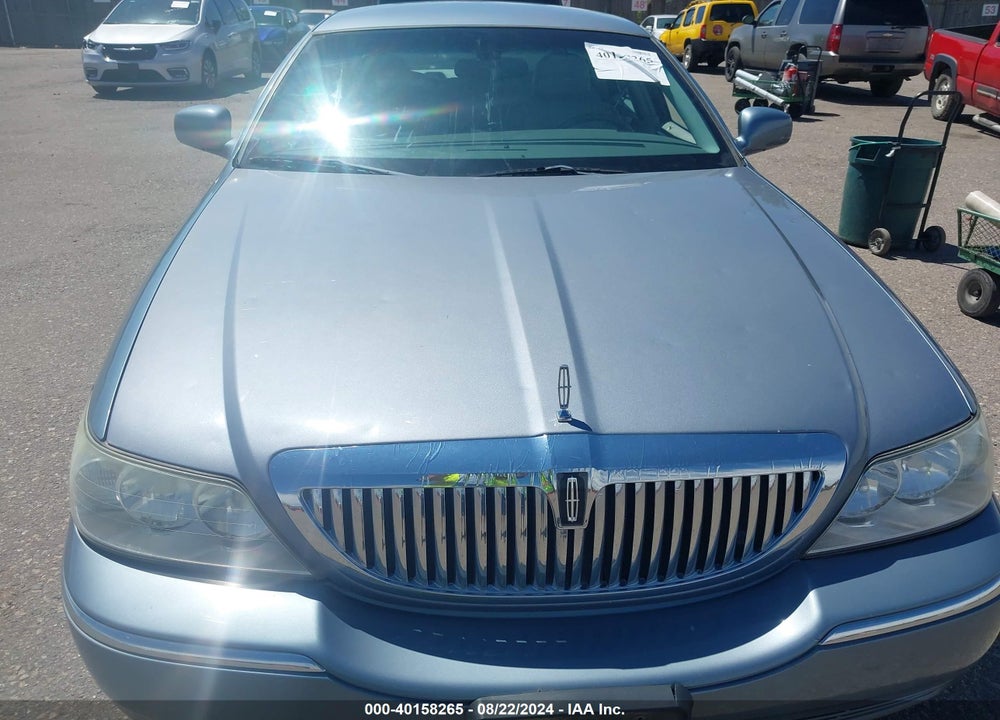 2004 LINCOLN TOWN CAR SIGNATURE VIN: 1LNHM81W64Y630763