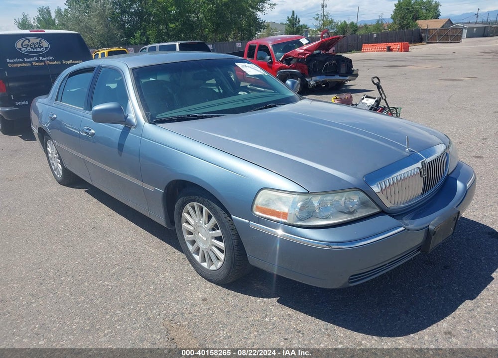 2004 LINCOLN TOWN CAR SIGNATURE VIN: 1LNHM81W64Y630763