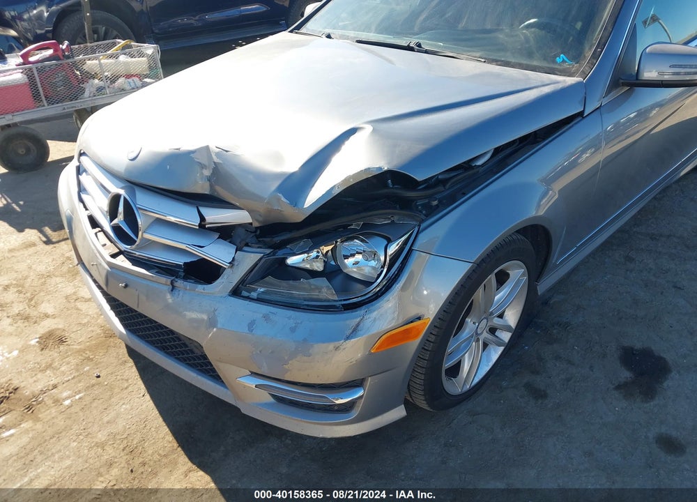 2013 MERCEDES-BENZ C 250 LUXURY/SPORT VIN: WDDGF4HB4DG098320