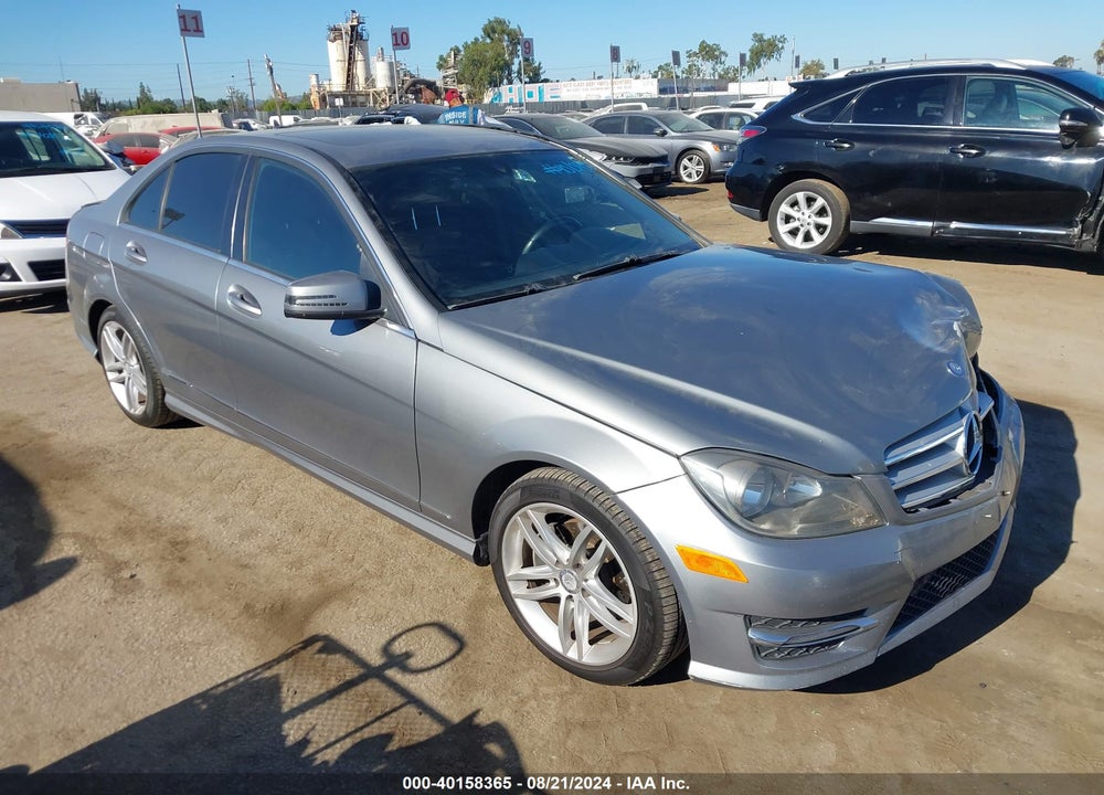 2013 MERCEDES-BENZ C 250 LUXURY/SPORT VIN: WDDGF4HB4DG098320