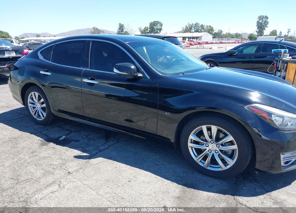 2018 INFINITI Q70 3.7 LUXE VIN: JN1BY1AP6JM181086