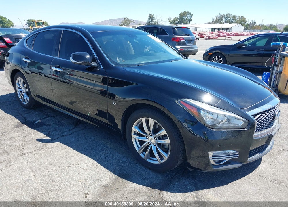 2018 INFINITI Q70 3.7 LUXE VIN: JN1BY1AP6JM181086
