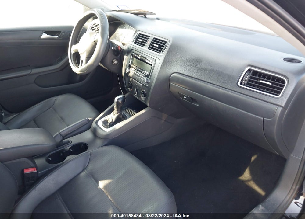 2014 VOLKSWAGEN JETTA 1.8T SE VIN: 3VWD17AJ3EM425793