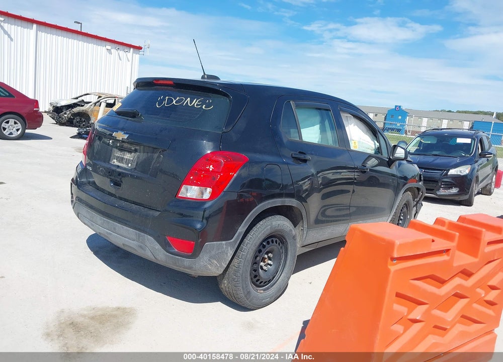 2018 CHEVROLET TRAX LS VIN: 3GNCJKSBXJL258073