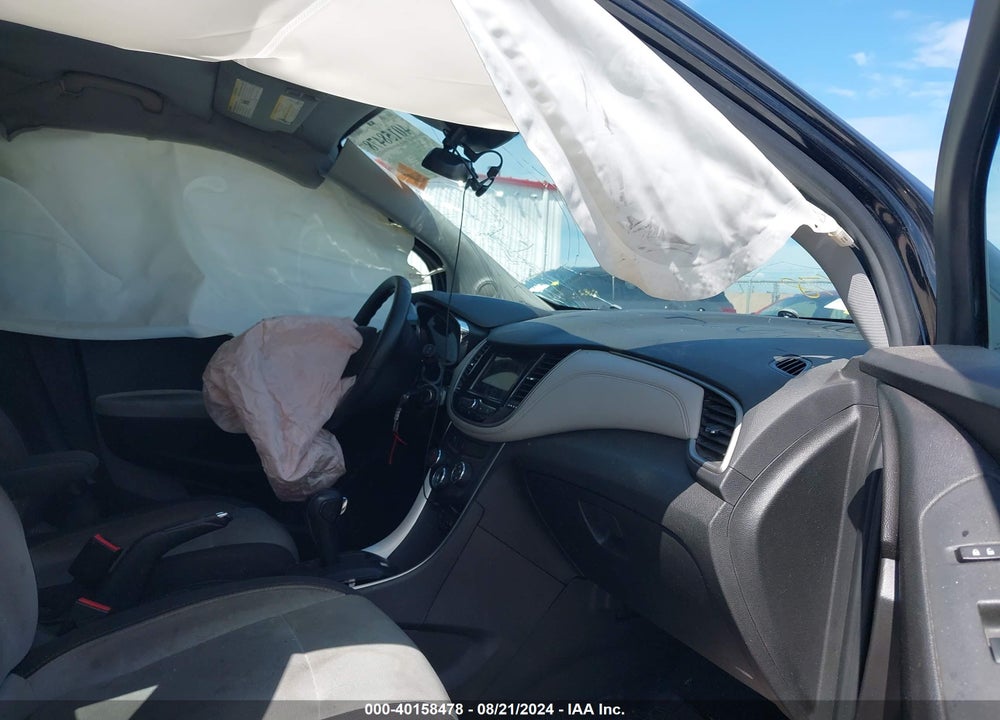 2018 CHEVROLET TRAX LS VIN: 3GNCJKSBXJL258073