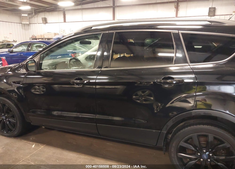 2017 FORD ESCAPE SE VIN: 1FMCU9GD8HUE53765