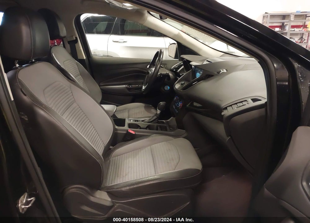 2017 FORD ESCAPE SE VIN: 1FMCU9GD8HUE53765
