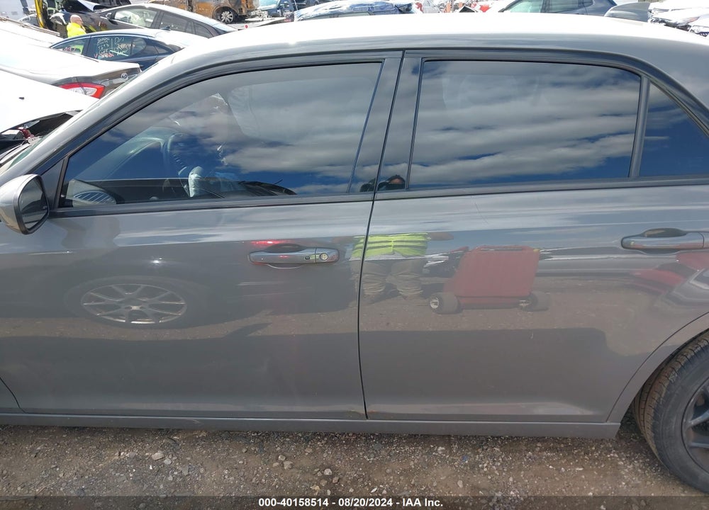 2019 CHRYSLER 300 VIN: 2C3CCABG4KH516000