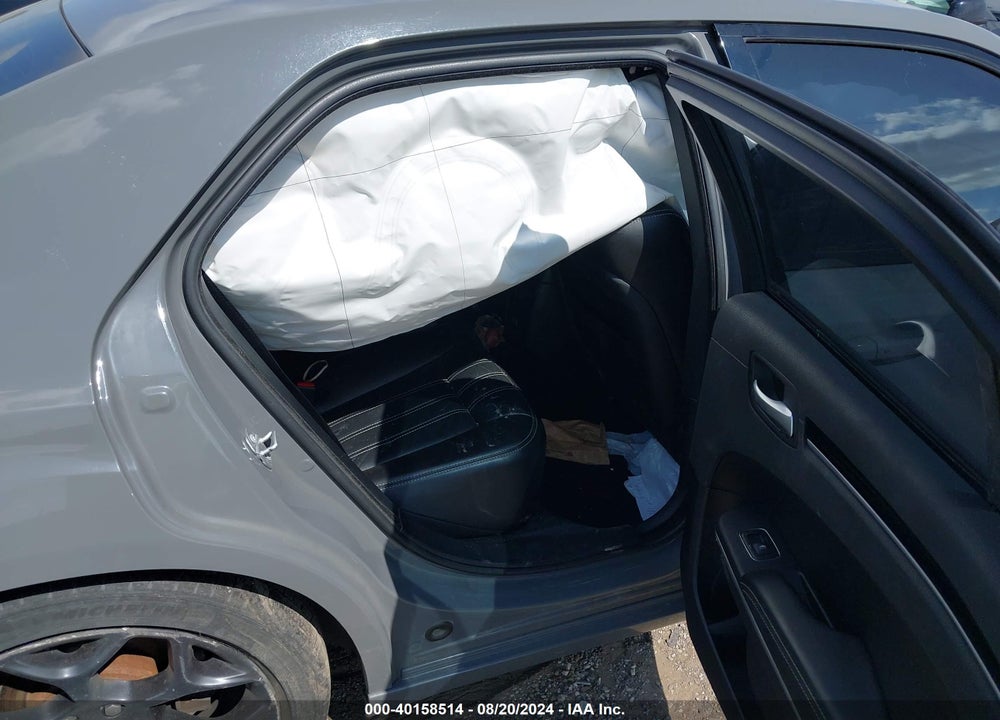 2019 CHRYSLER 300 VIN: 2C3CCABG4KH516000