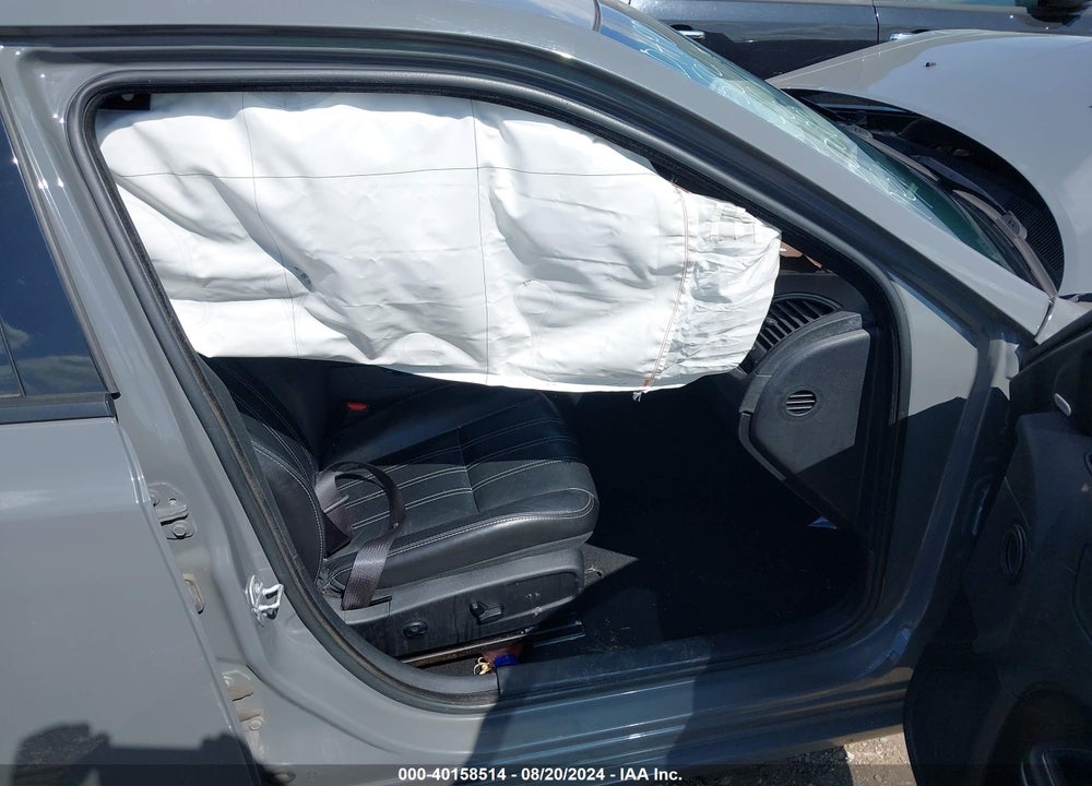 2019 CHRYSLER 300 VIN: 2C3CCABG4KH516000