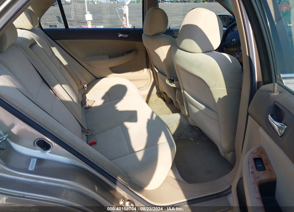 2005 HONDA ACCORD 2.4 EX VIN: 1HGCM567X5A041418