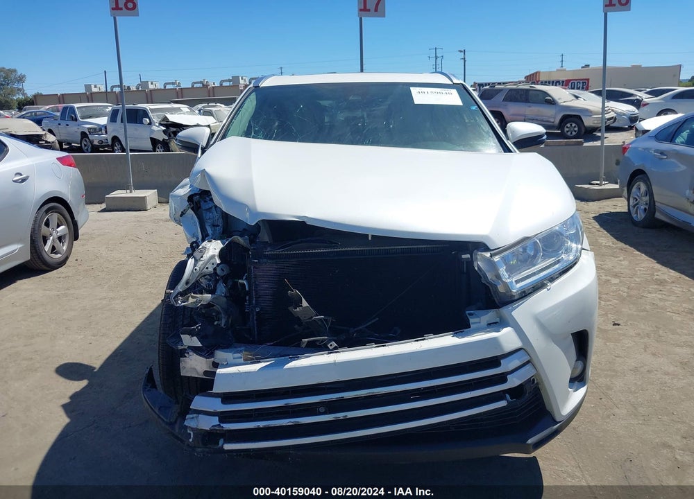 2017 TOYOTA HIGHLANDER XLE VIN: 5TDKZRFH7HS521578