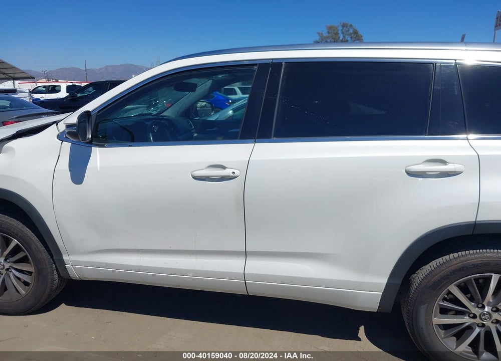 2017 TOYOTA HIGHLANDER XLE VIN: 5TDKZRFH7HS521578