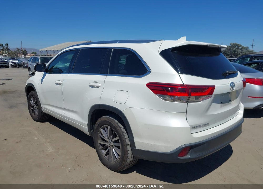 2017 TOYOTA HIGHLANDER XLE VIN: 5TDKZRFH7HS521578