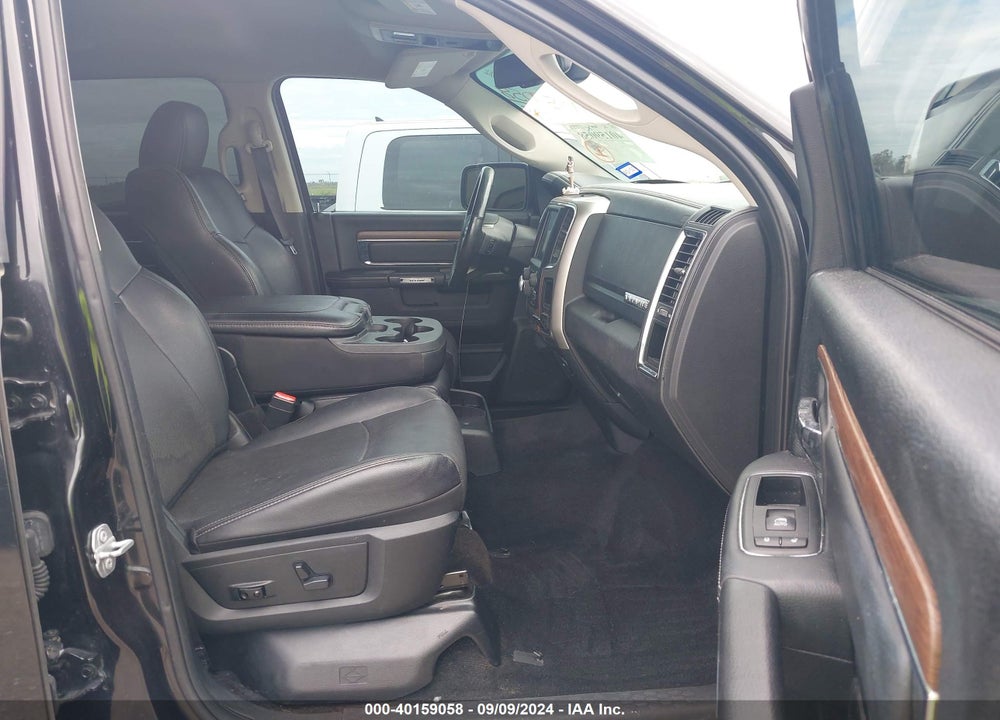 2017 RAM 1500 LAIE  4X2 6'4 BOX VIN: 1C6RR6VT5HS693383