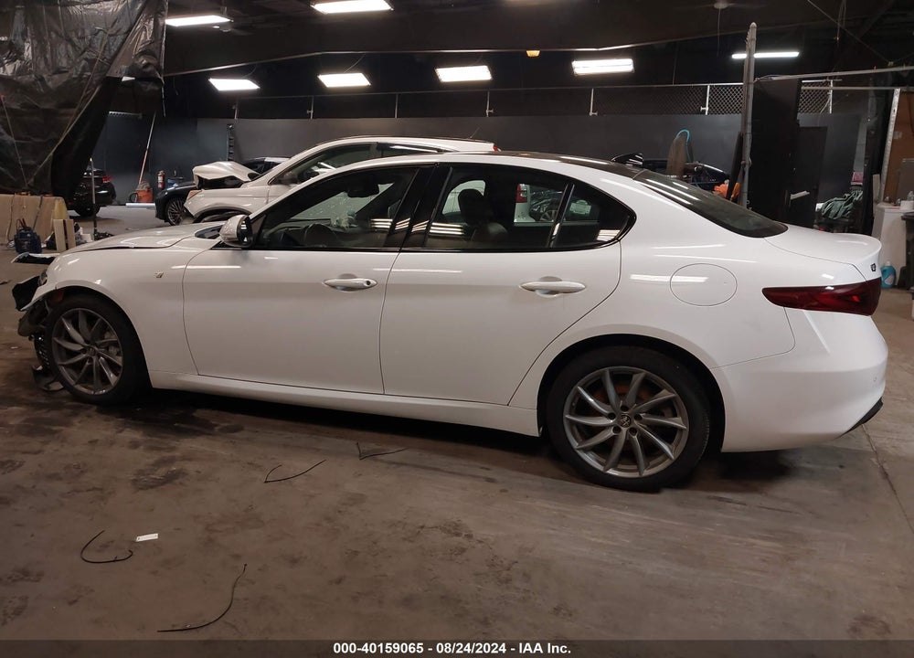 2022 ALFA ROMEO GIULIA TI AWD VIN: ZARFANBN4N7660415