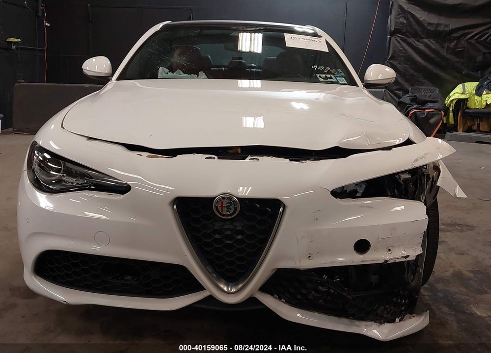 2022 ALFA ROMEO GIULIA TI AWD VIN: ZARFANBN4N7660415