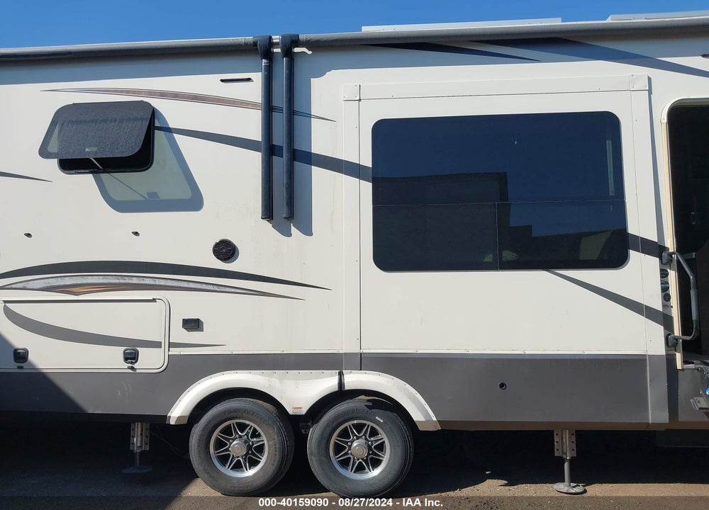 2021 GRAND DESIGN RECREAT SOLITUDE FIFTH WHEEL VIN: 573FS4321MAA02182