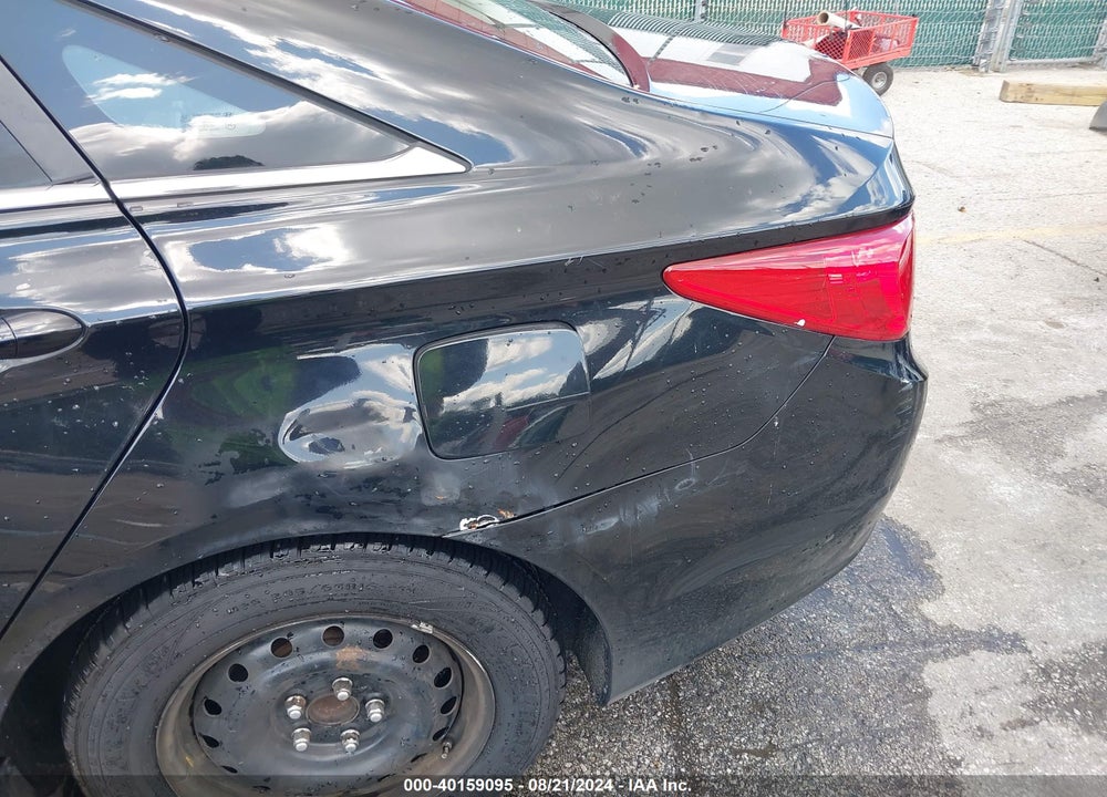 2013 HYUNDAI SONATA GLS VIN: 5NPEB4AC5DH571668