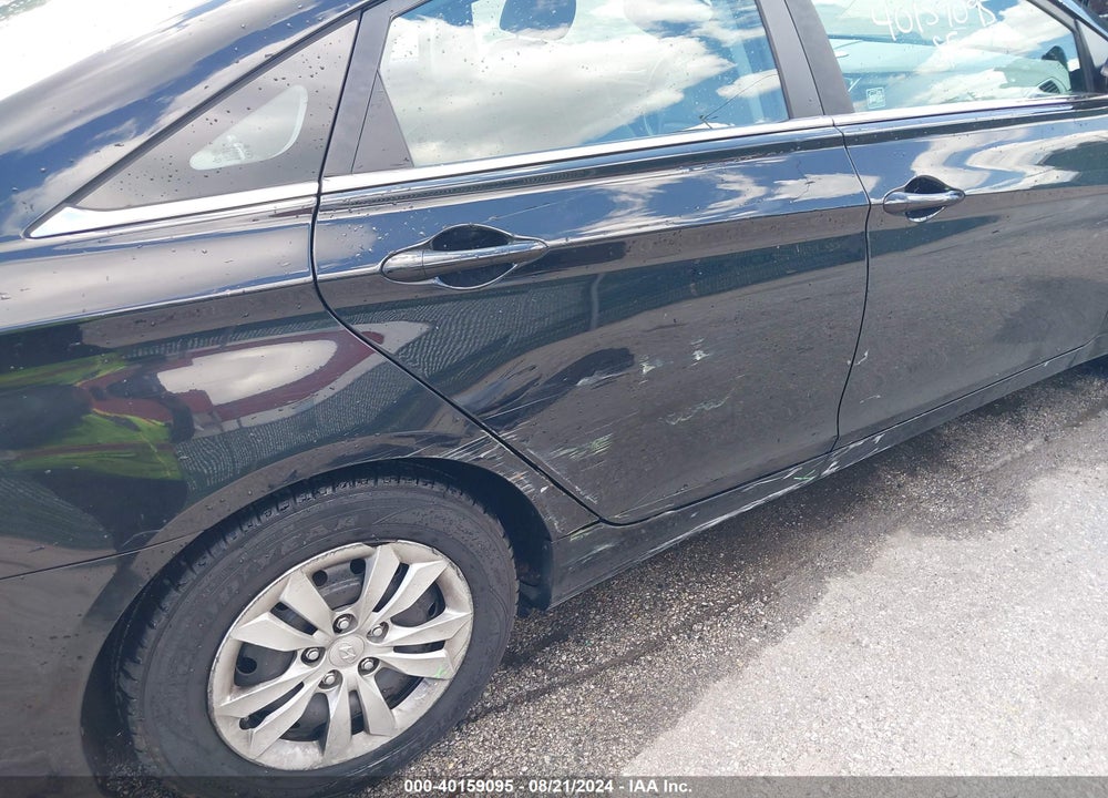 2013 HYUNDAI SONATA GLS VIN: 5NPEB4AC5DH571668