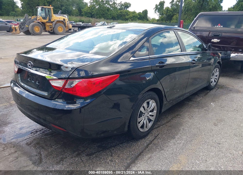 2013 HYUNDAI SONATA GLS VIN: 5NPEB4AC5DH571668