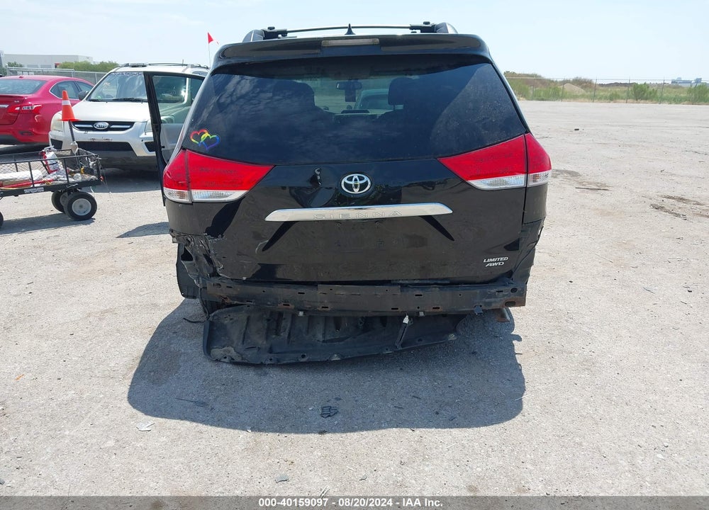 2011 TOYOTA SIENNA LIMITED VIN: 5TDDK3DC1BS019285