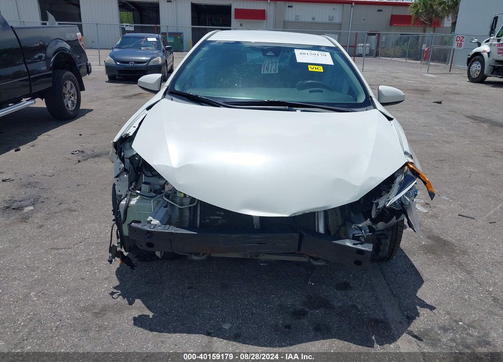 2018 TOYOTA COROLLA LE VIN: 5YFBURHE4JP822180