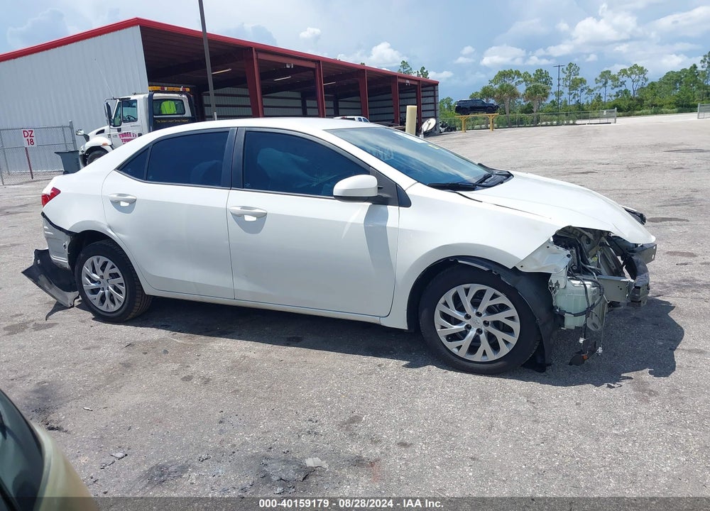 2018 TOYOTA COROLLA LE VIN: 5YFBURHE4JP822180