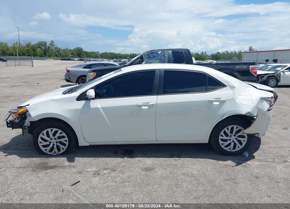 2018 TOYOTA COROLLA LE VIN: 5YFBURHE4JP822180