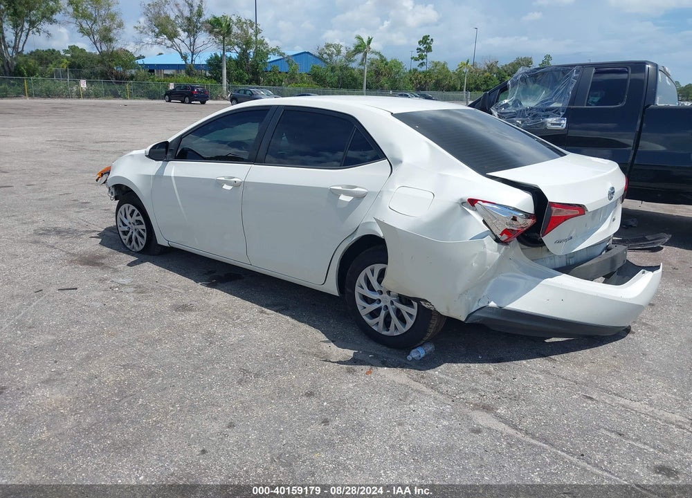 2018 TOYOTA COROLLA LE VIN: 5YFBURHE4JP822180