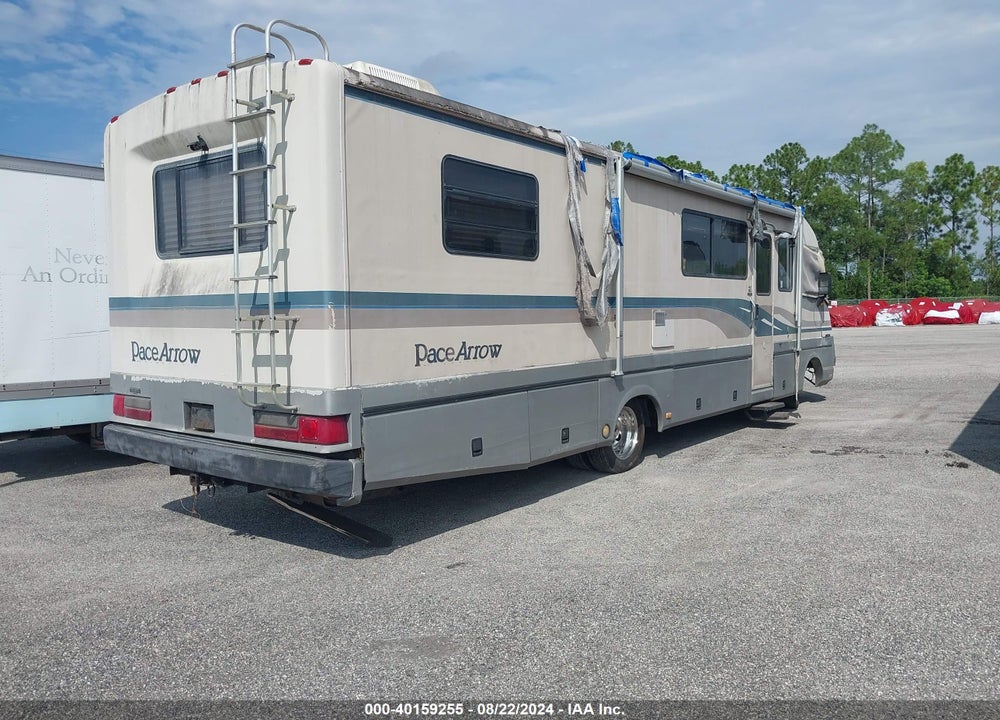1994 CHEVROLET P30 VIN: 1GBKP37N2R3322792